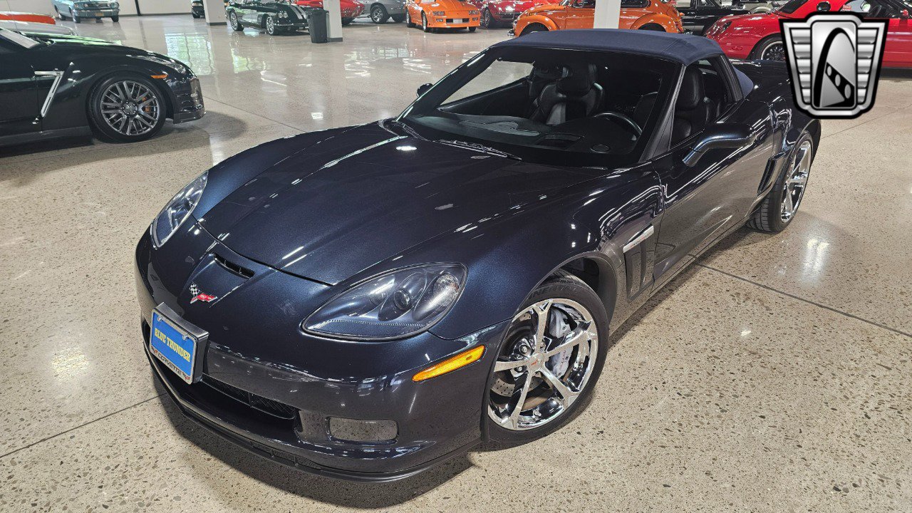 Used 2013 Chevrolet Corvette Grand Sport w/ 3LT Preferred Equipment Group image 2