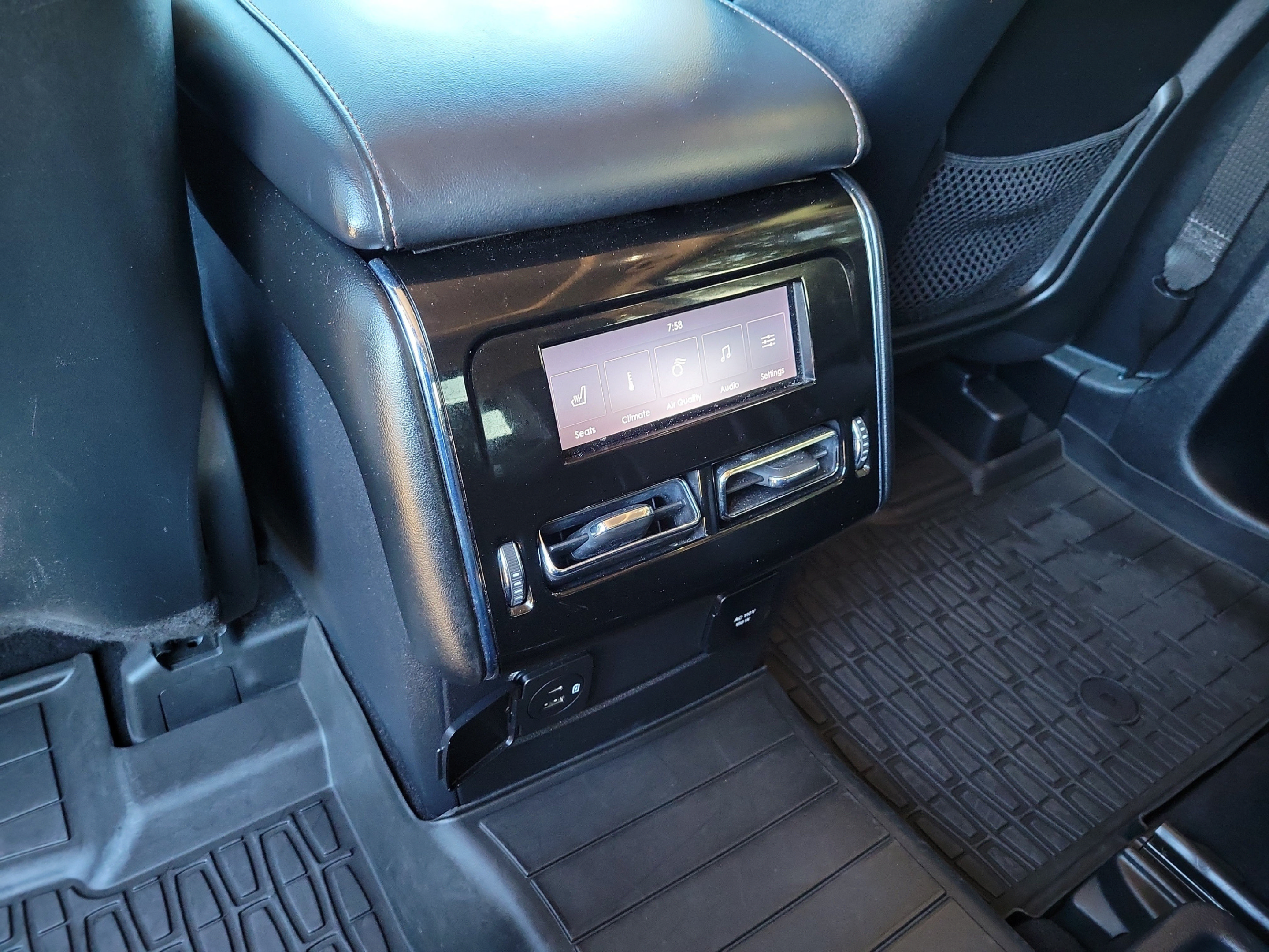 Used 2022 Lincoln Aviator Reserve w/ Equipment Group 201A AWD/4WD image 12
