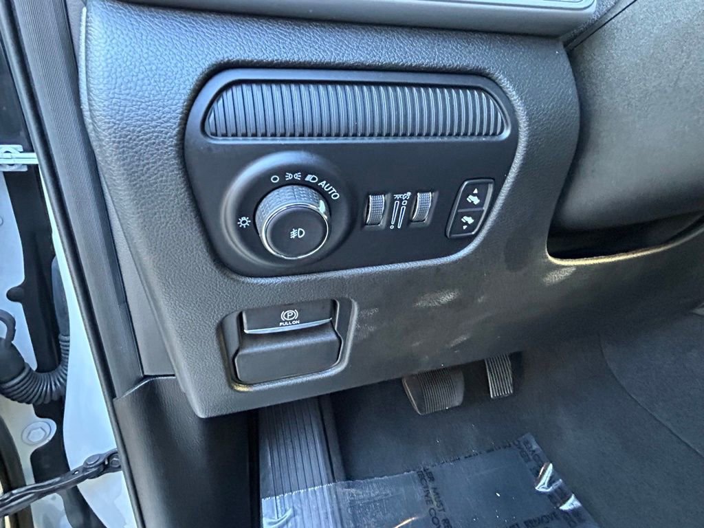Used 2024 Jeep Wagoneer Series II w/ Flexible Seating Group image 19
