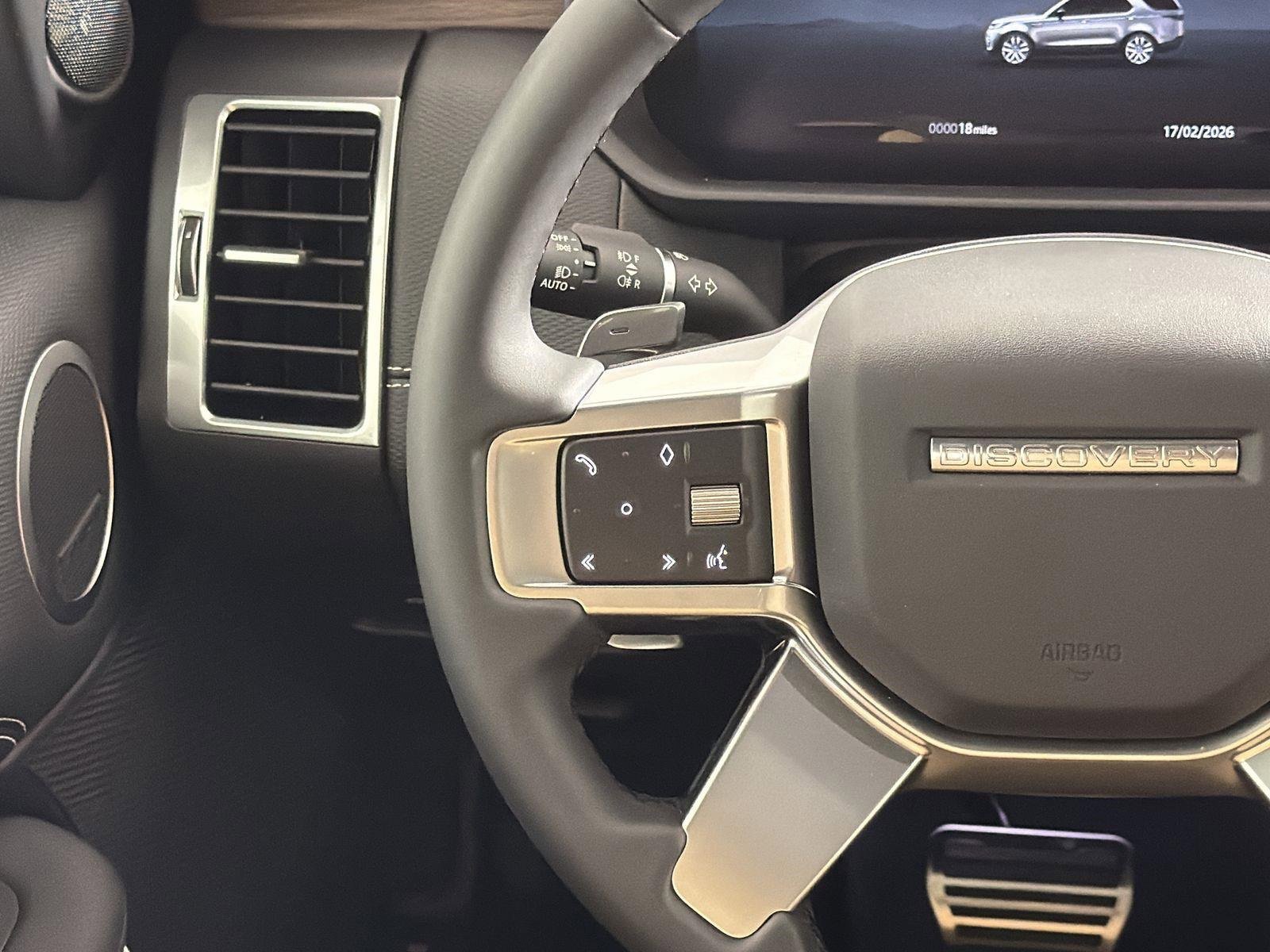 New 2026 Land Rover Discovery Dynamic SE image 12