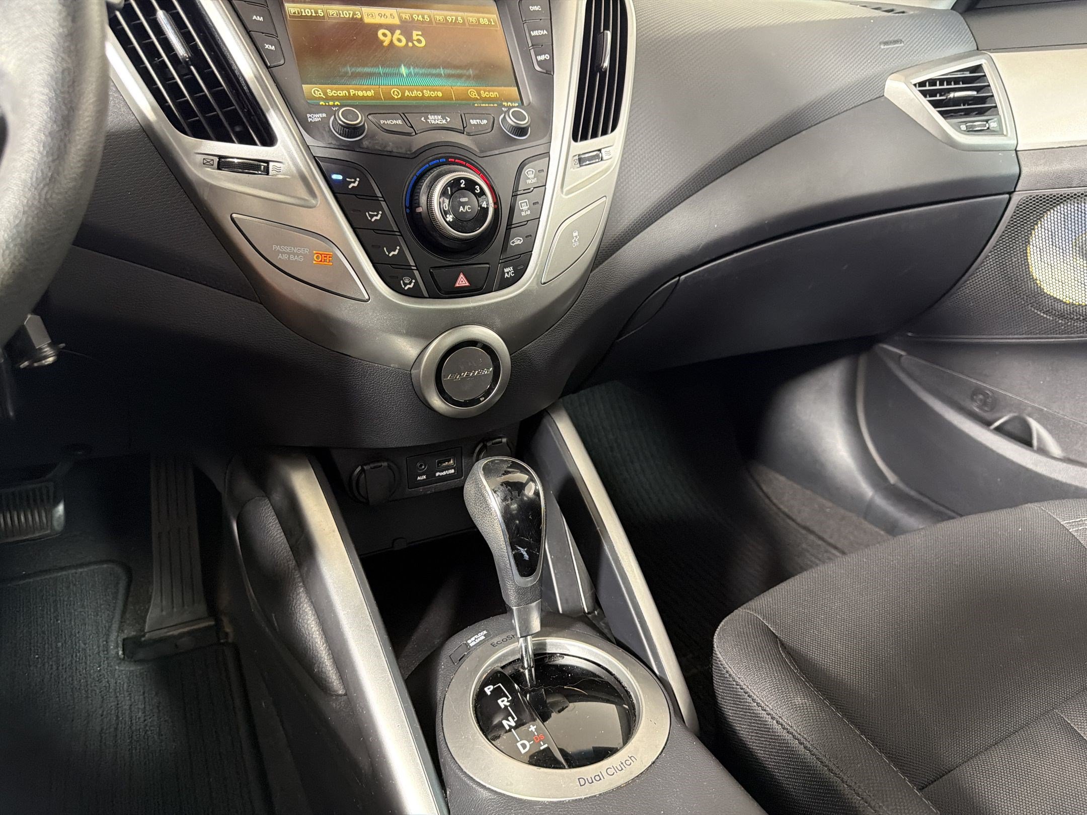 Used 2014 Hyundai Veloster FWD image 24