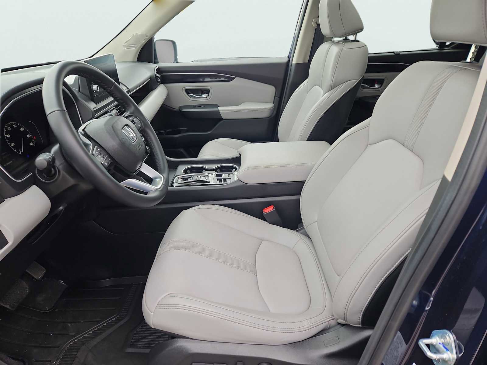 Certified 2025 Honda Pilot Touring image 35