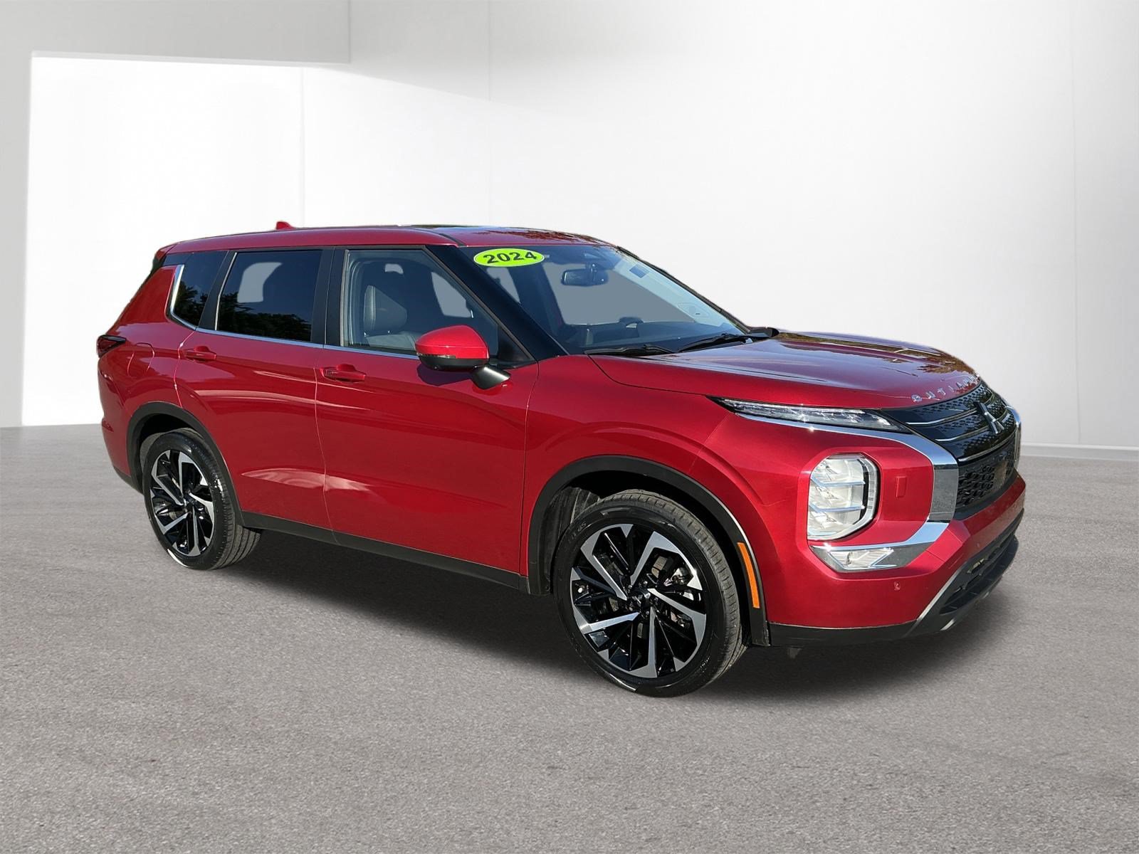 Used 2024 Mitsubishi Outlander SE AWD/4WD image 5