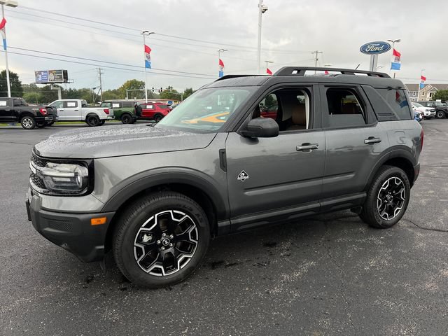 Used 2025 Ford Bronco Sport Outer Banks AWD/4WD image 3