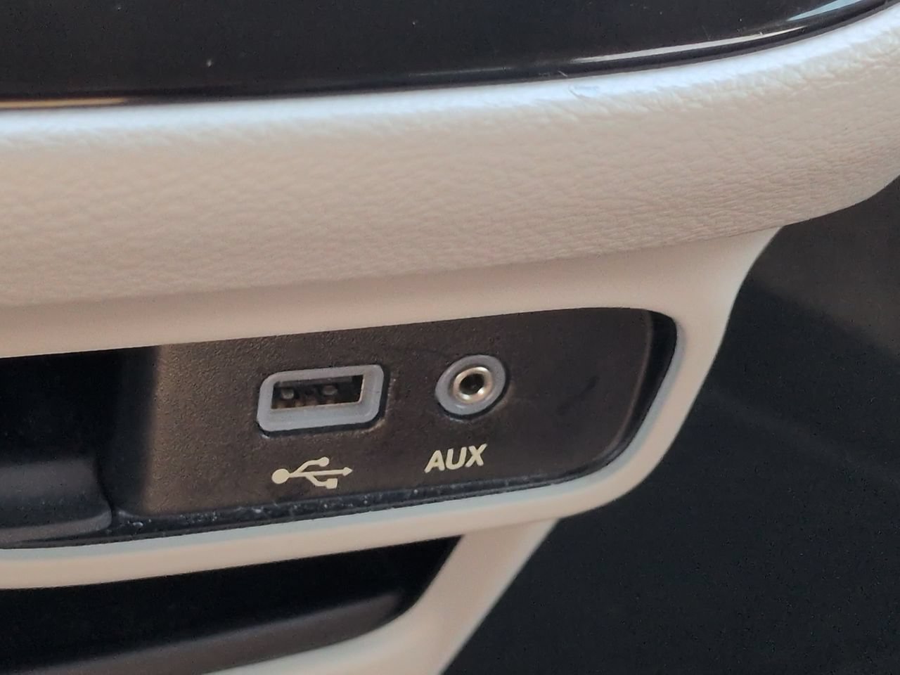 Used 2017 Chrysler Pacifica LX FWD image 19