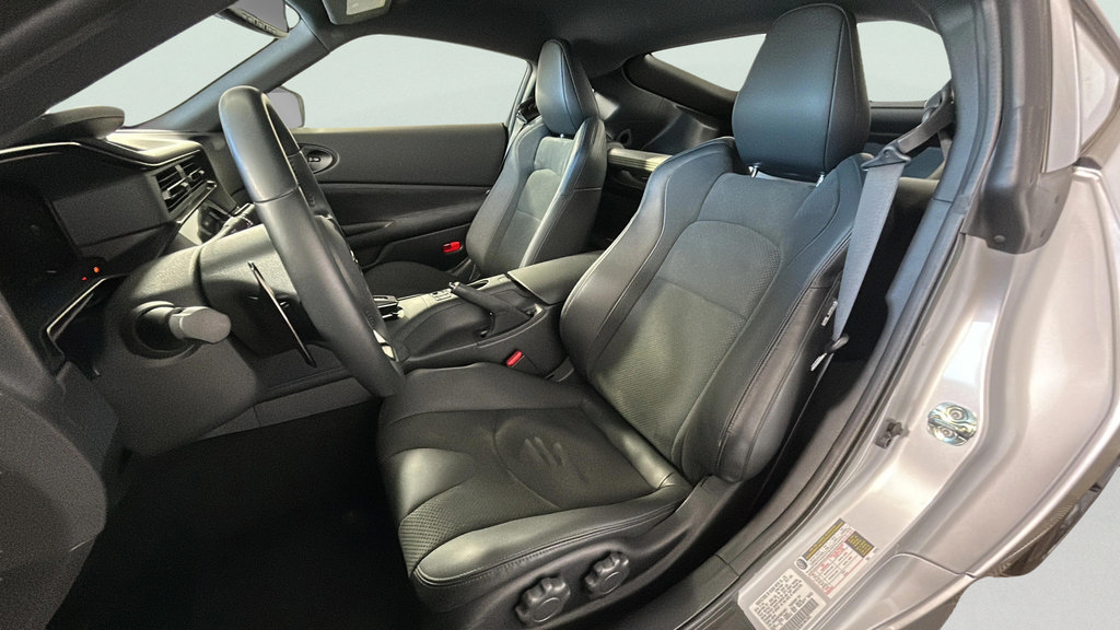 Used 2025 Nissan Z Performance w/ Floor Mat Package RWD image 16