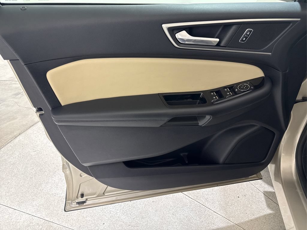 Used 2017 Ford Edge SEL w/ Equipment Group 201A FWD image 33