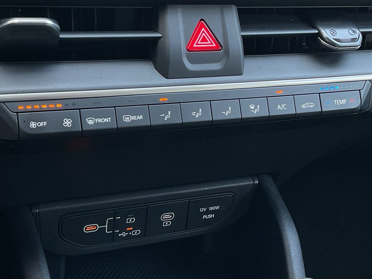 Used 2025 Kia K4 LXS image 29