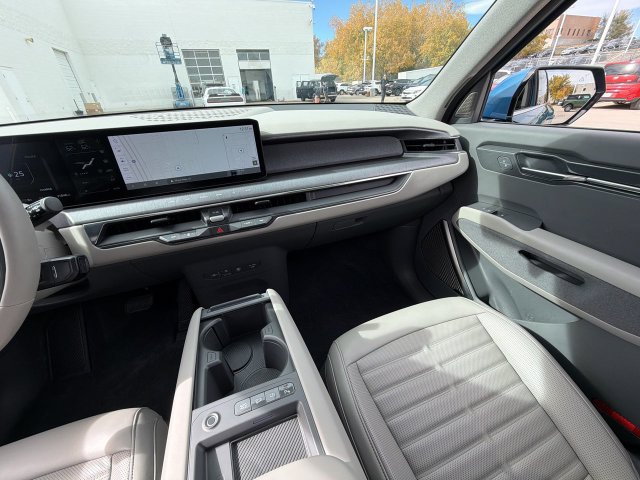 Certified 2024 Kia EV9 Land AWD/4WD image 15