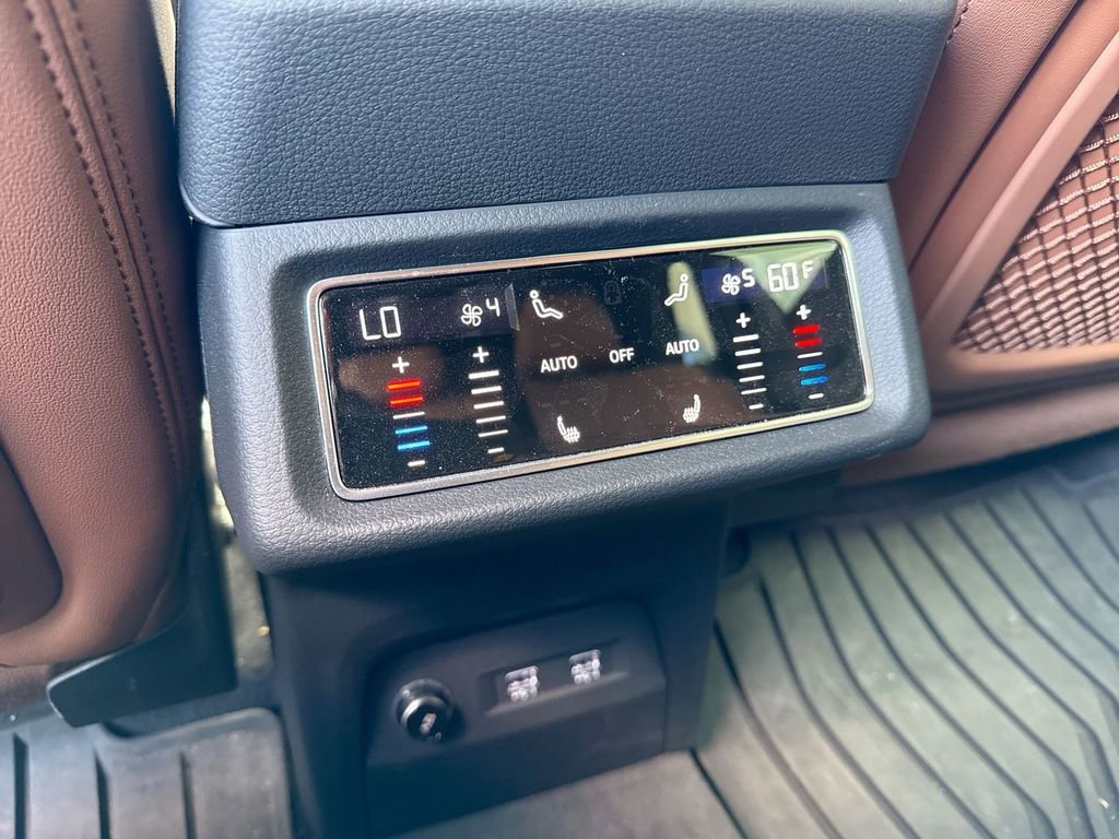 Used 2019 Audi e-tron Premium Plus image 28