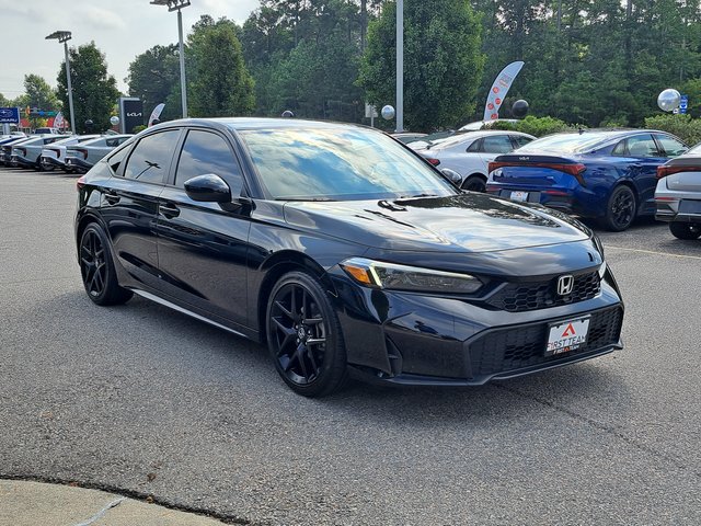 Used 2025 Honda Civic Sport image 4