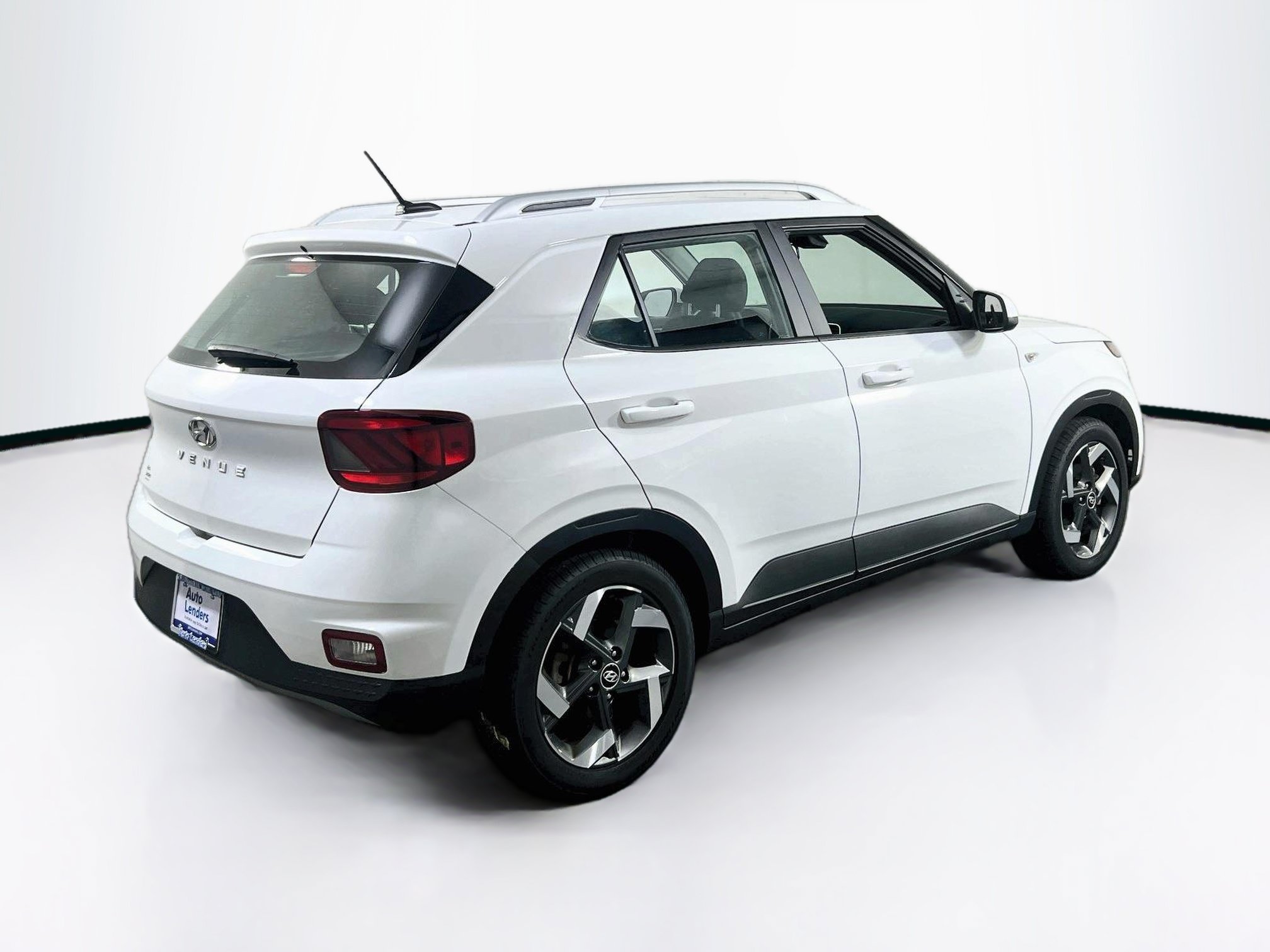 Used 2023 Hyundai Venue SEL w/ Cargo Package FWD image 5