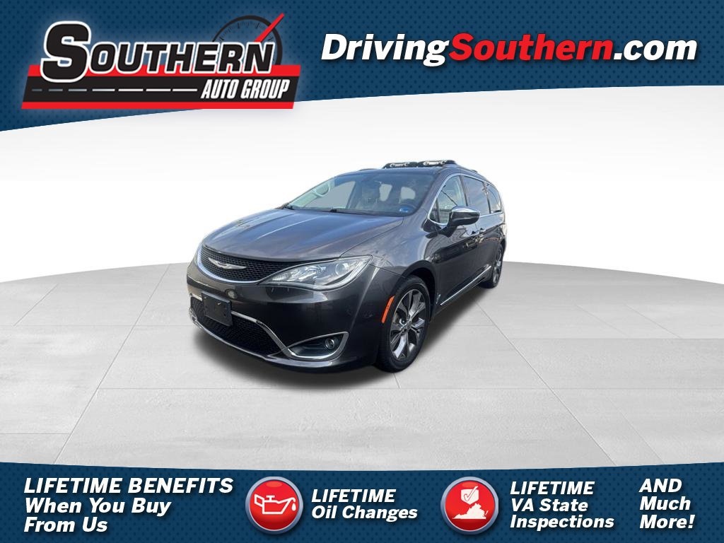 Used 2017 Chrysler Pacifica Limited w/ Tire & Wheel Group