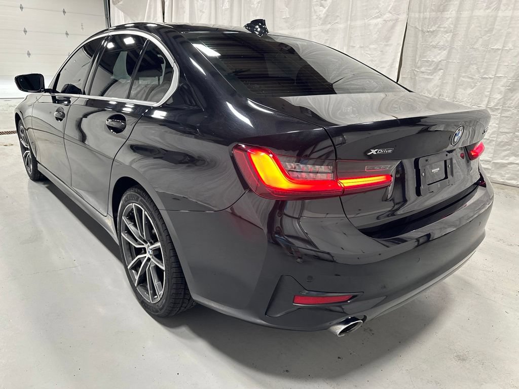 Used 2022 BMW 330i xDrive Sedan AWD/4WD image 5