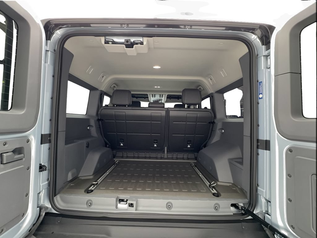Used 2024 INEOS Grenadier Station Wagon AWD/4WD image 17