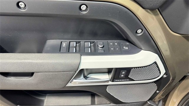 Used 2020 Land Rover Defender 110 SE image 22