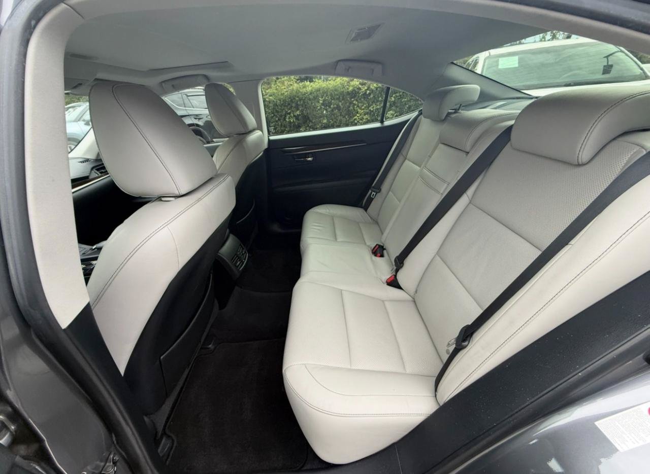 Used 2014 Lexus ES 350 w/ Luxury Package FWD image 13