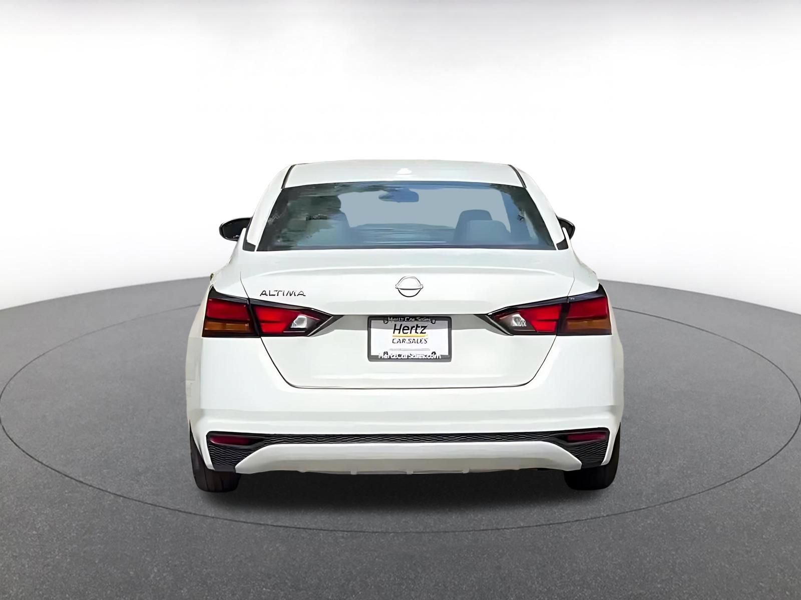 Used 2025 Nissan Altima 2.5 SV FWD image 10