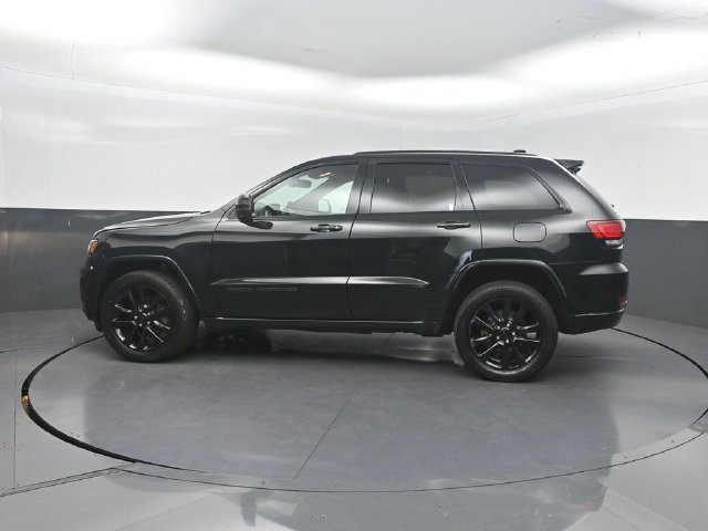 Used 2019 Jeep Grand Cherokee Altitude AWD/4WD image 3