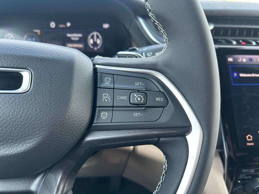 New 2025 Jeep Grand Cherokee Limited image 10