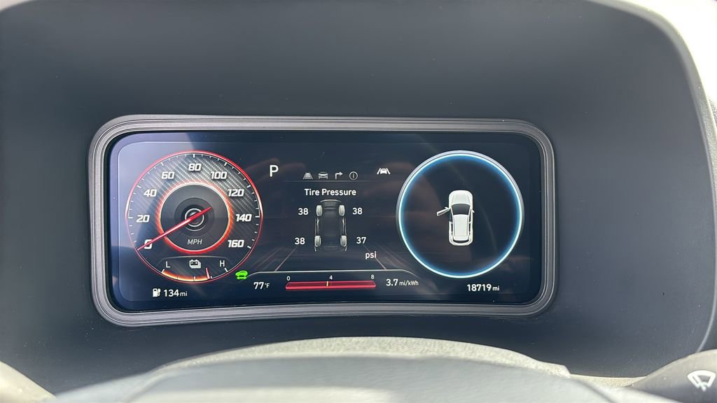 Used 2023 Hyundai Kona Limited w/ Cargo Package FWD image 16