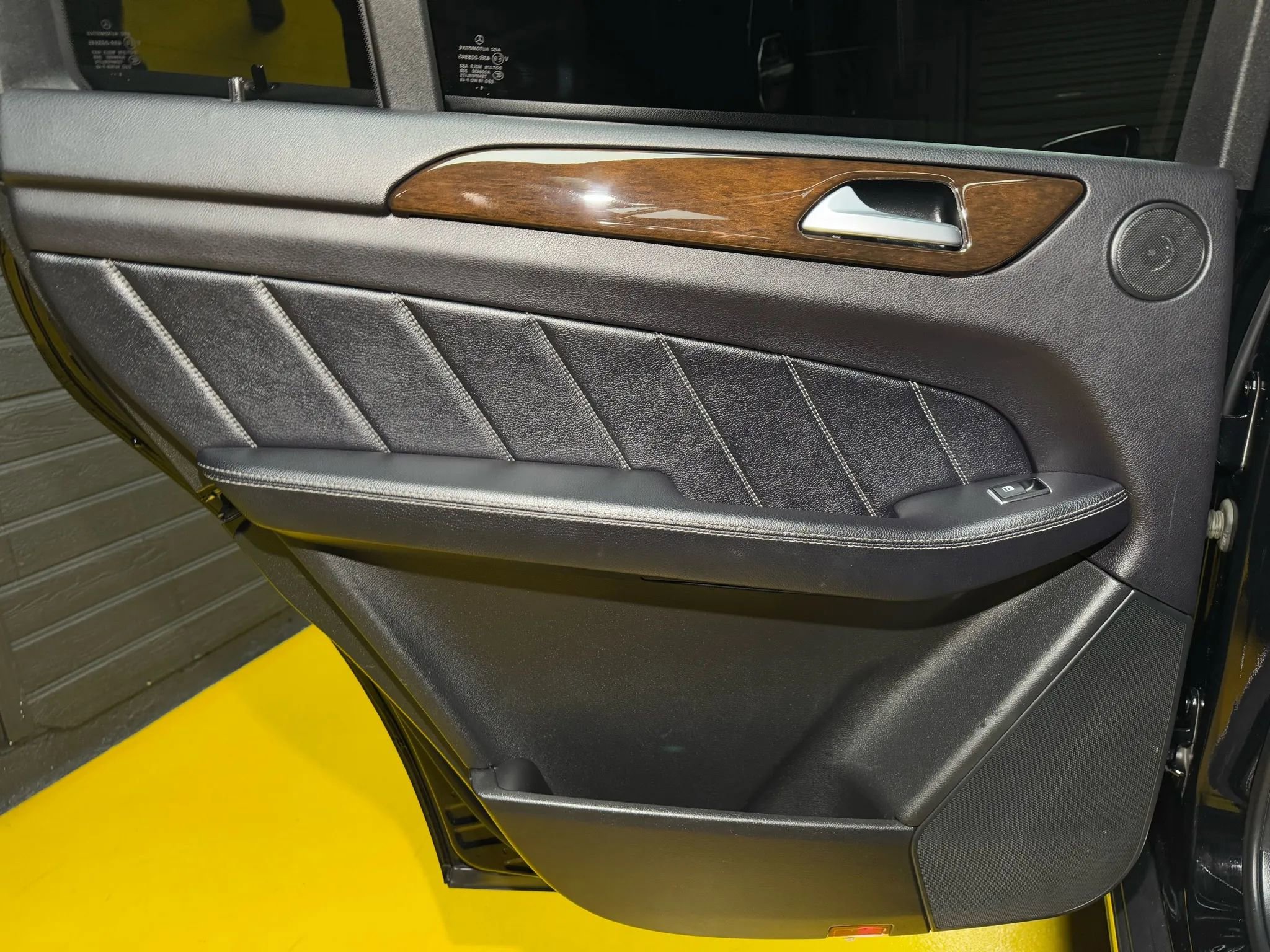 Used 2016 Mercedes-Benz GL 450 4MATIC w/ Premium I Package image 21