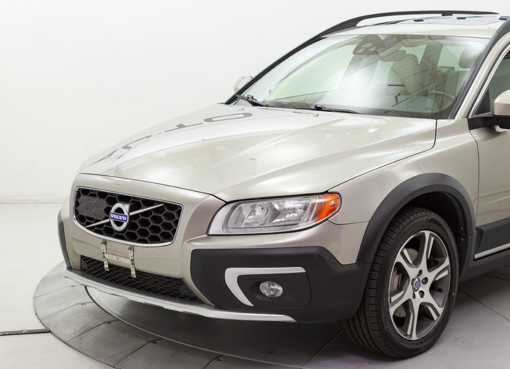 Used 2015 Volvo XC70 T6 w/ Technology Package AWD/4WD image 9