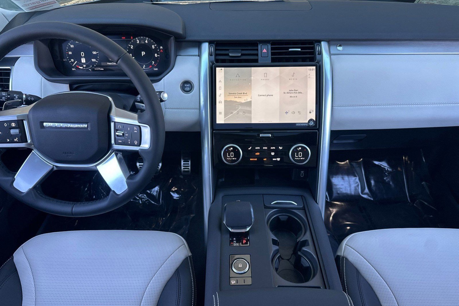 New 2026 Land Rover Discovery Limited Edition AWD/4WD image 26