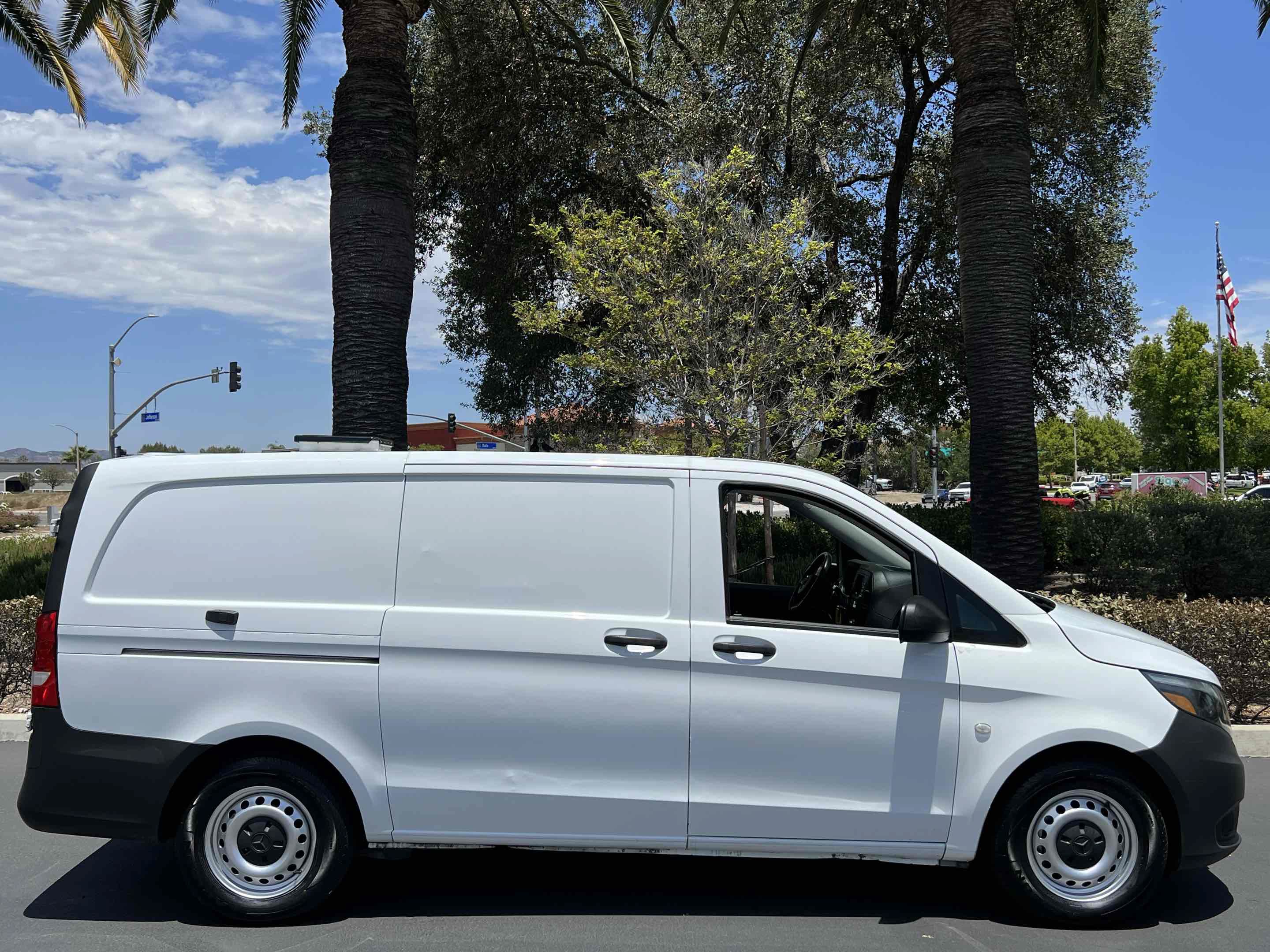 Used 2022 Mercedes-Benz Metris image 16