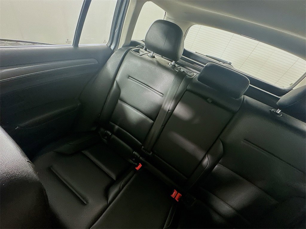 Used 2017 Volkswagen Golf Alltrack SE image 12