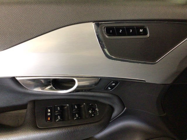 Used 2016 Volvo XC90 T8 Momentum w/ Vision Package AWD/4WD image 22