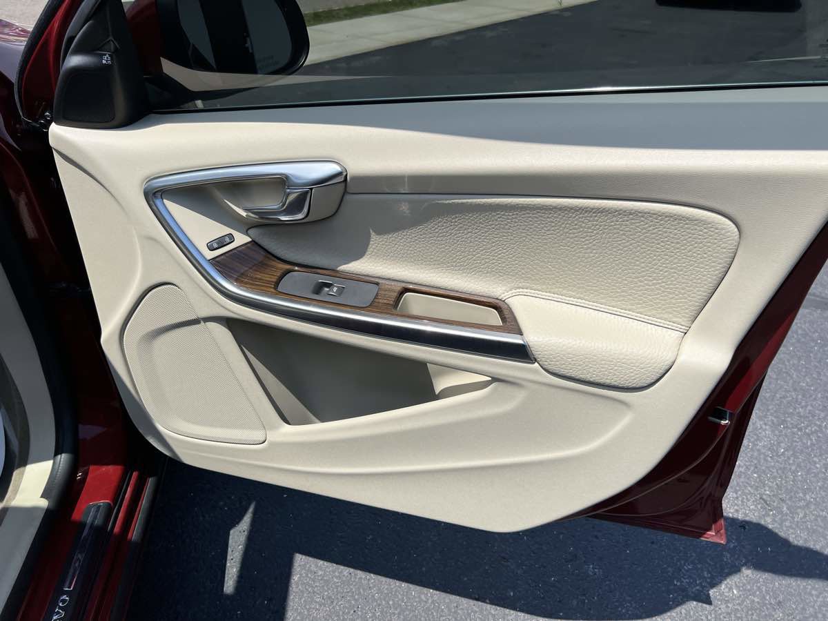 Used 2014 Volvo S60 T5 image 20