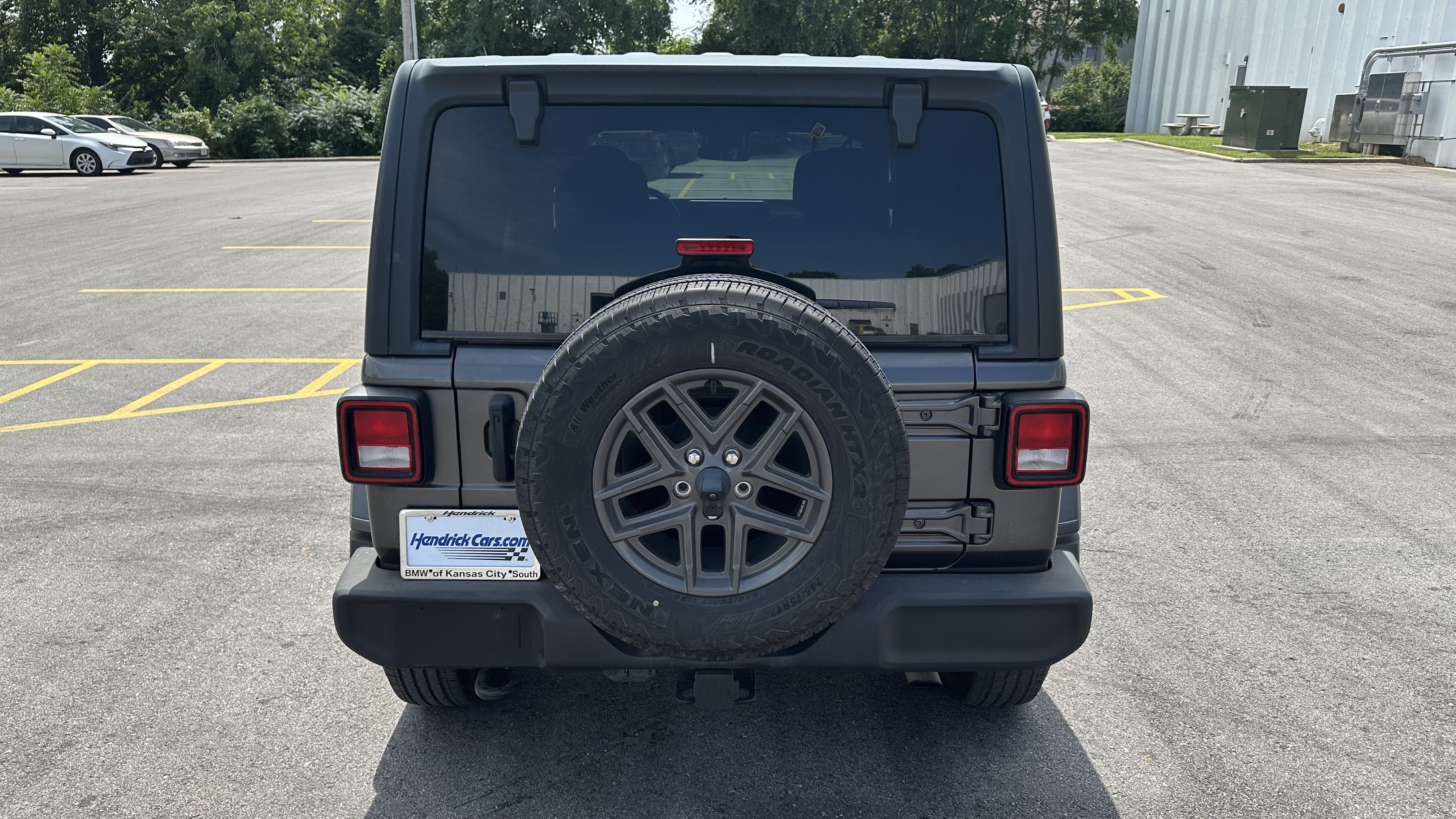Used 2024 Jeep Wrangler Unlimited Sport AWD/4WD image 9