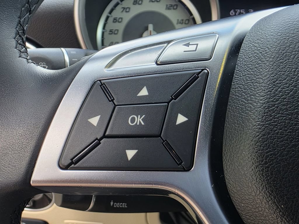 Used 2013 Mercedes-Benz SLK 250 image 25
