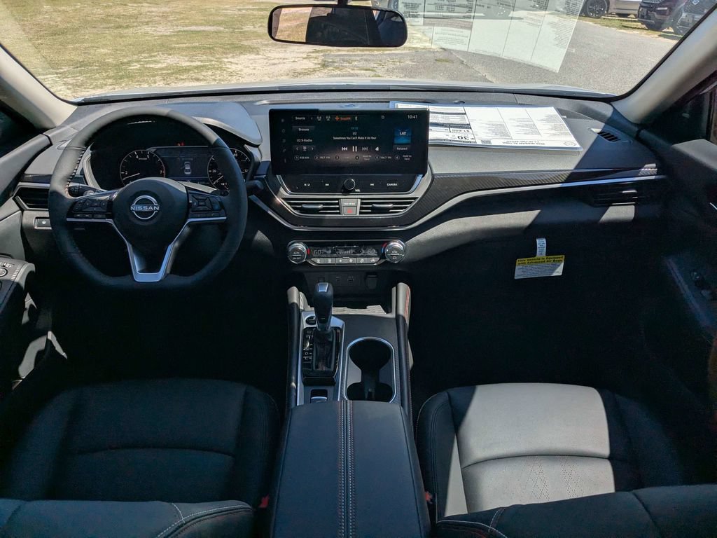 New 2026 Nissan Altima 2.5 SR w/ SR Premium Package FWD image 13