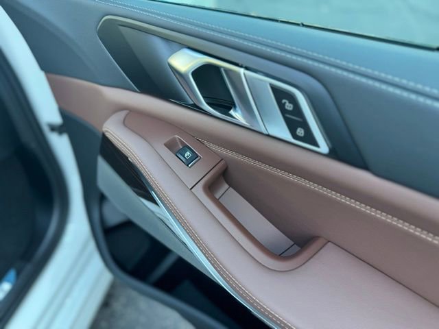 New 2026 BMW X5 xDrive40i w/ M Sport Package image 17
