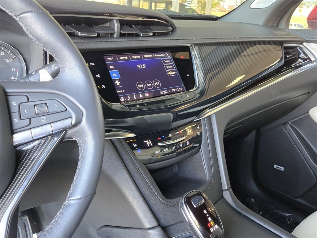 Used 2024 Cadillac XT6 Sport w/ Technology Package image 25