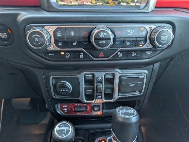 Used 2018 Jeep Wrangler Unlimited Rubicon AWD/4WD image 17