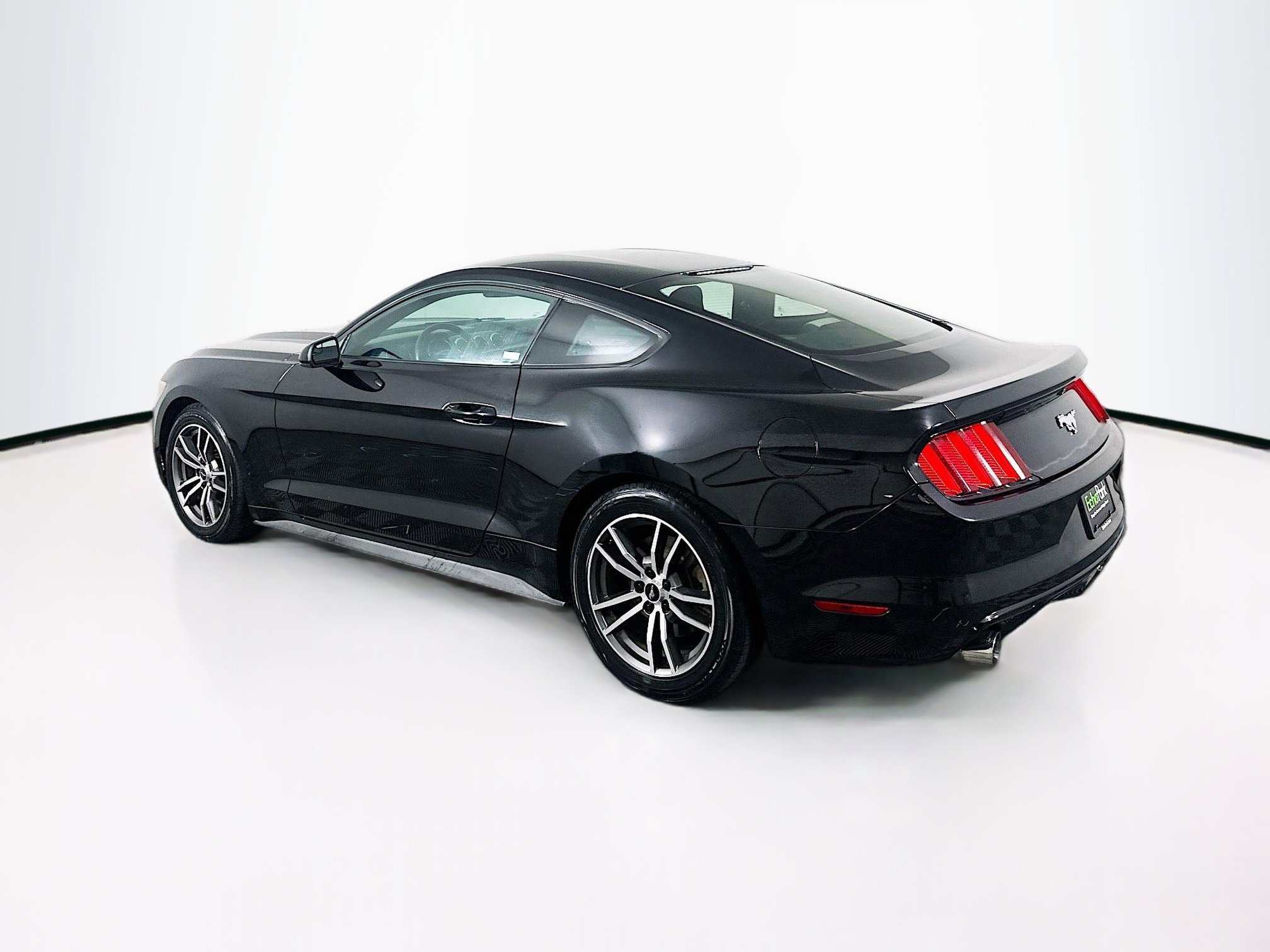 Used 2016 Ford Mustang Coupe image 5