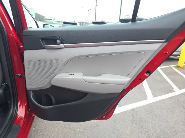 Used 2017 Hyundai Elantra SE image 24