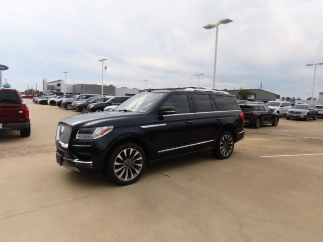 Used 2021 Lincoln Navigator Reserve w/ Luxury Package image 2