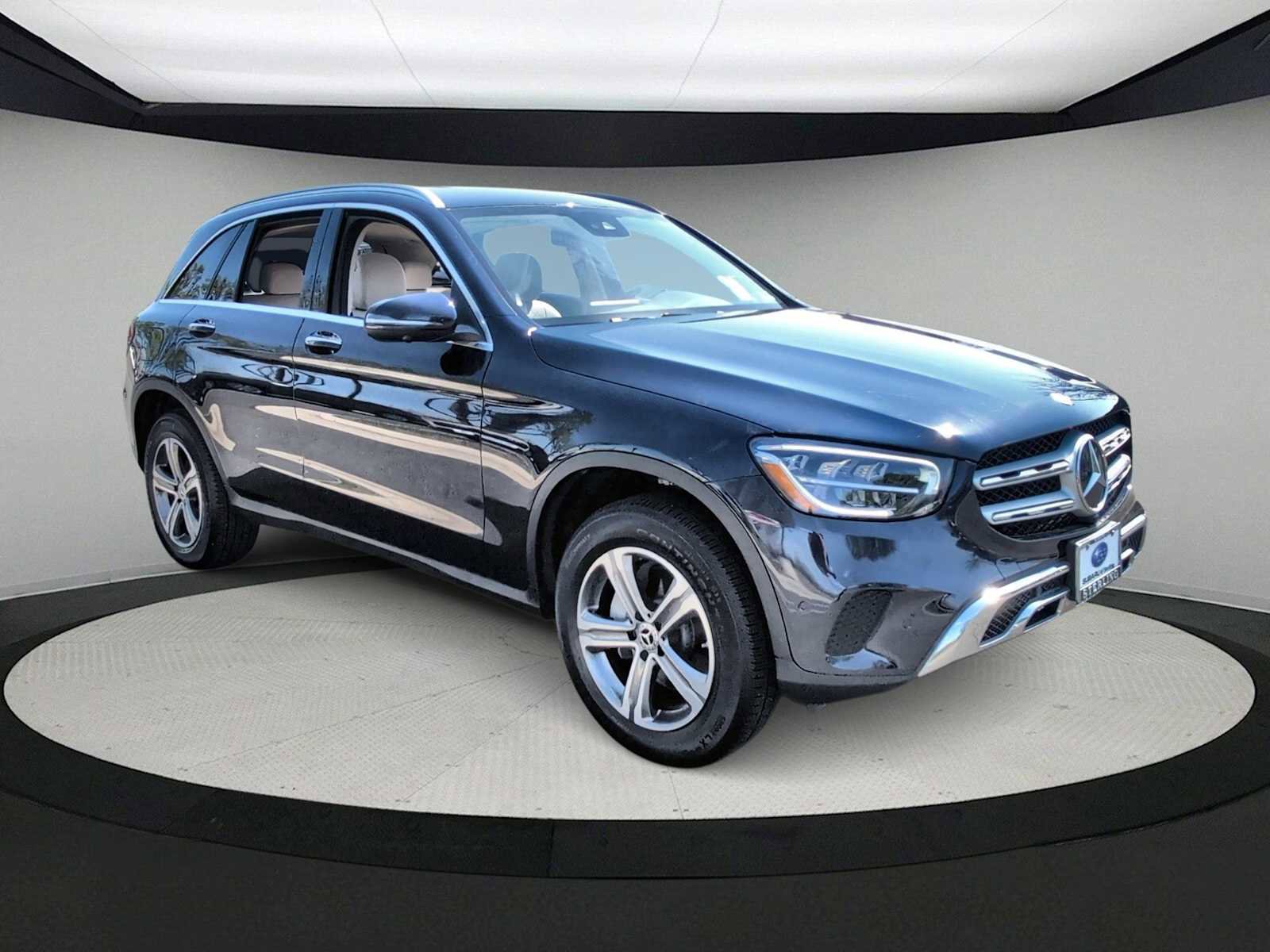 Used 2022 Mercedes-Benz GLC 300 4MATIC image 2