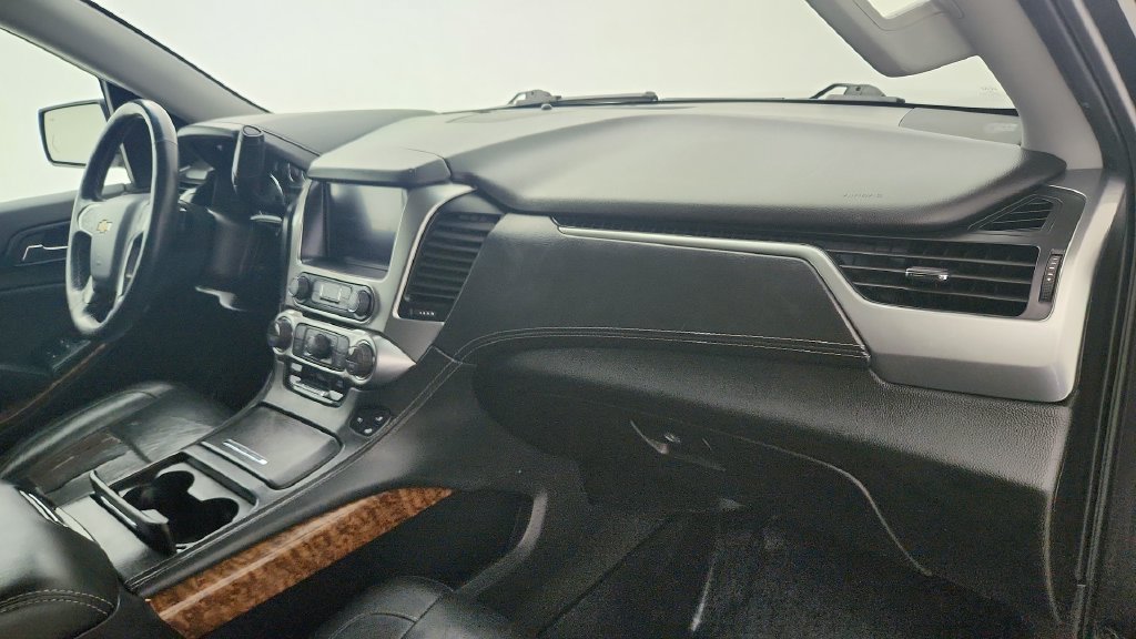Used 2018 Chevrolet Suburban Premier RWD image 29