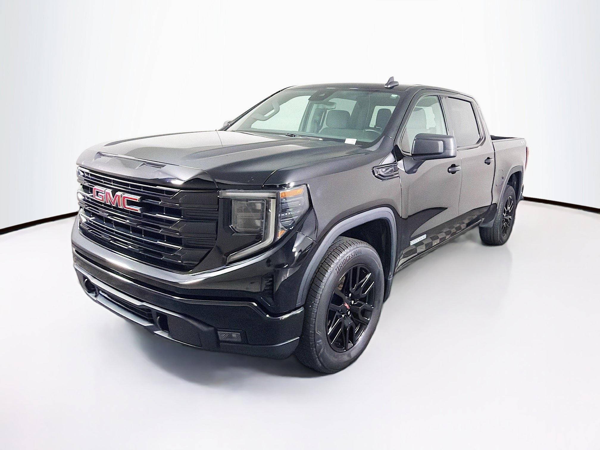 Used 2024 GMC Sierra 1500 Elevation AWD/4WD image 3