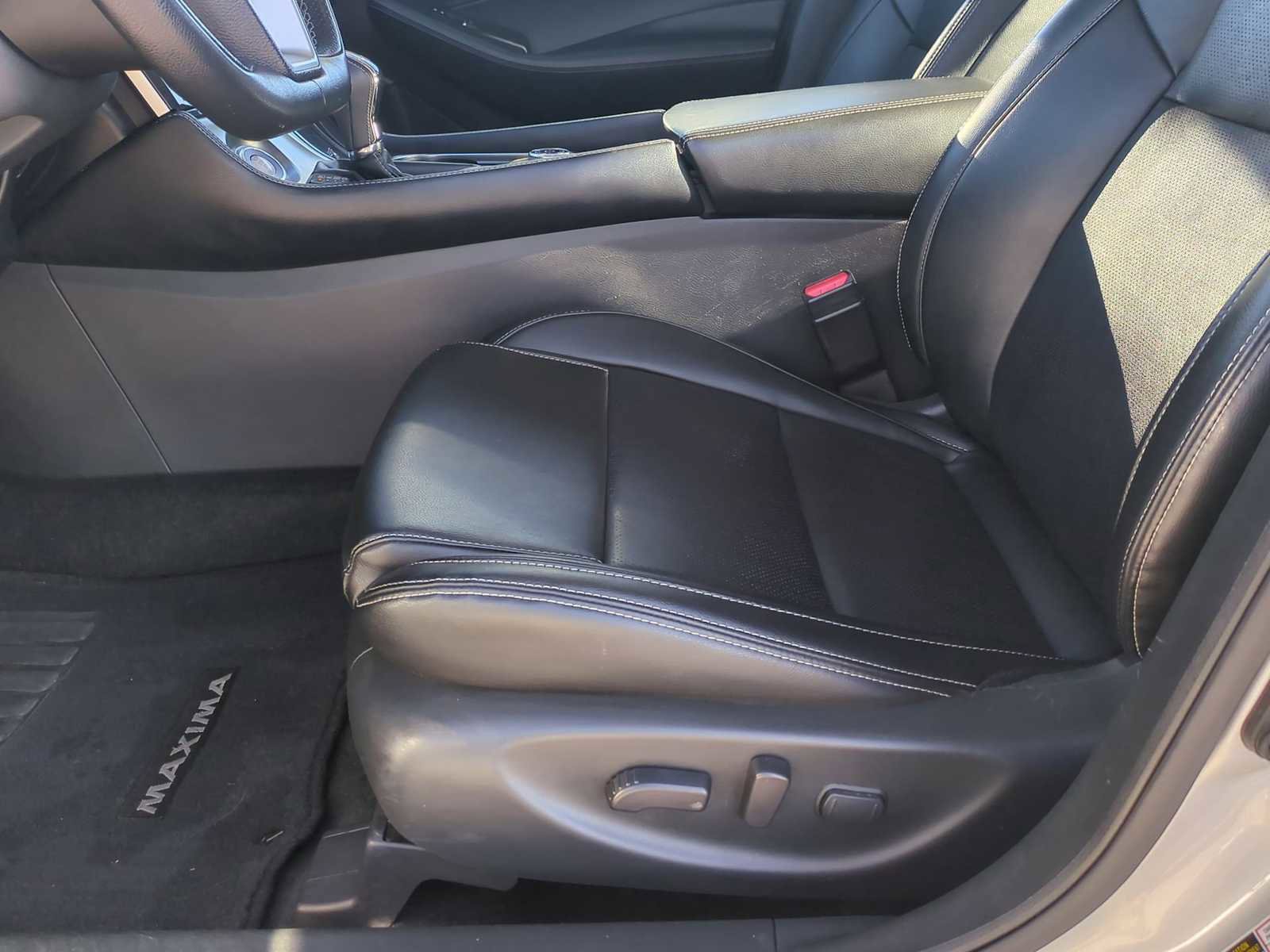 Used 2023 Nissan Maxima SV w/ Floor Mat Group image 19