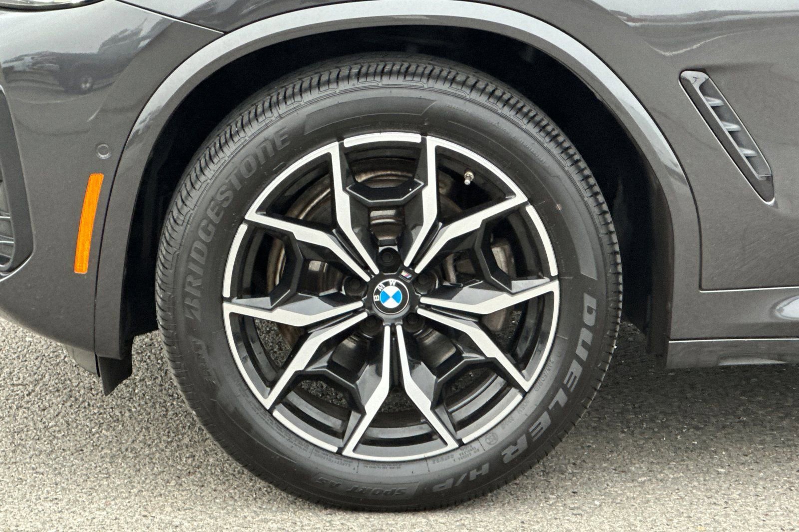Used 2023 BMW X4 xDrive30i w/ M Sport Package image 32