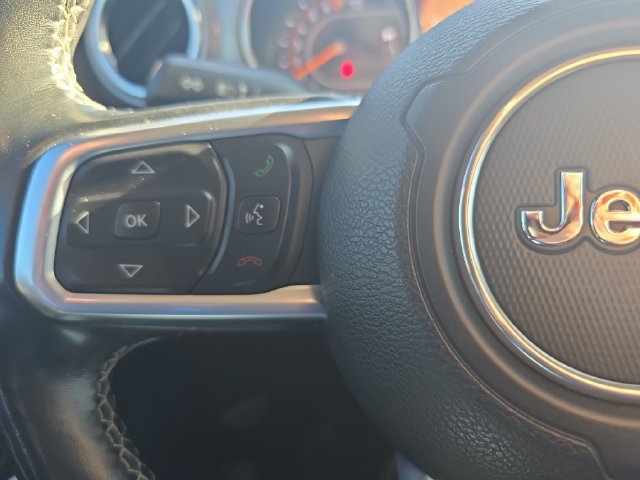 Used 2019 Jeep Wrangler Unlimited Sahara w/ Cold Weather Group AWD/4WD image 19
