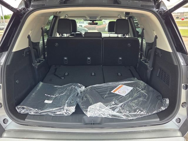 New 2026 Nissan Pathfinder SL image 12