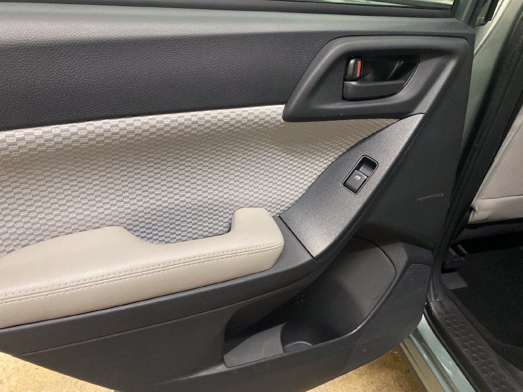 Used 2018 Subaru Forester 2.5i Premium w/ All-Weather Package AWD/4WD image 14