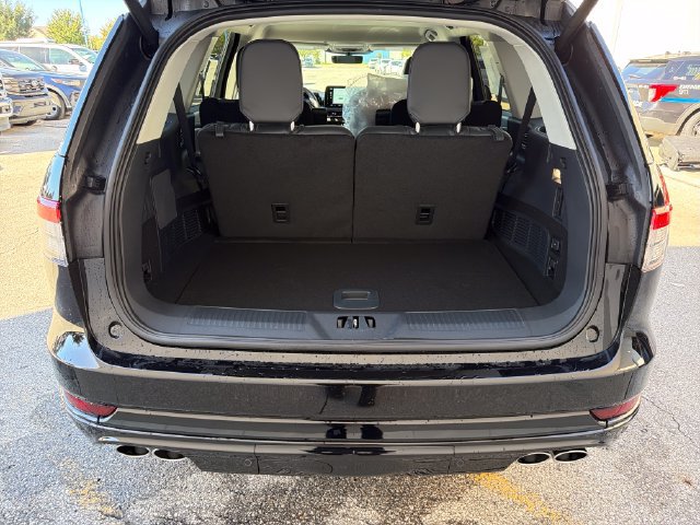 New 2027 Lincoln Aviator AWD w/ Jet Appearance Package image 8
